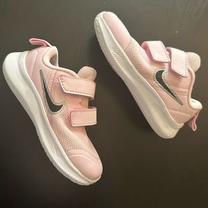 Nike star runner 3 pink foam girls 7c